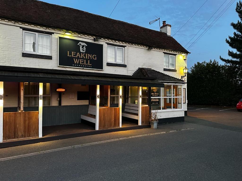 Leaking Well, Dunhampton Hotel Stourport Exterior foto