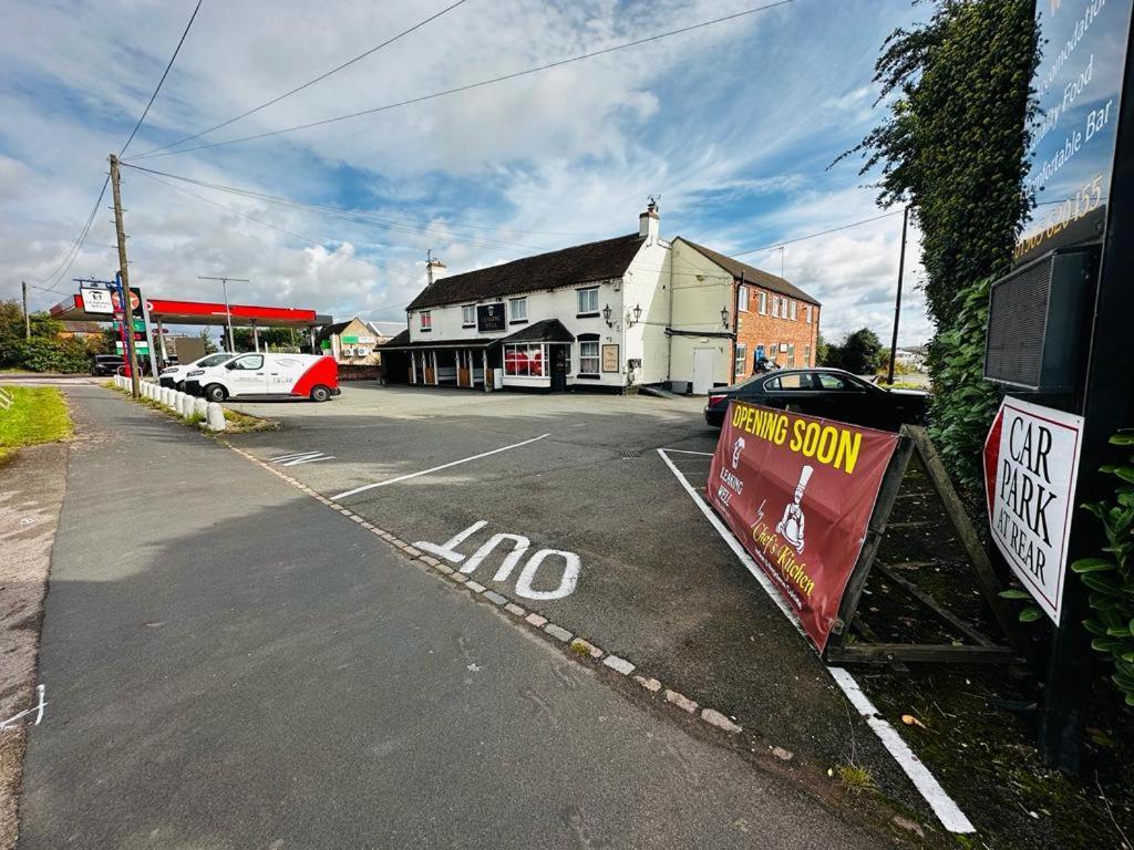 Leaking Well, Dunhampton Hotel Stourport Exterior foto